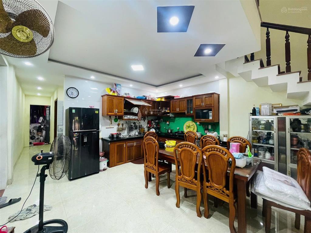 Bán nhà 2 tầng k146 phan văn định rộng 148.7m2 gần sát biển
