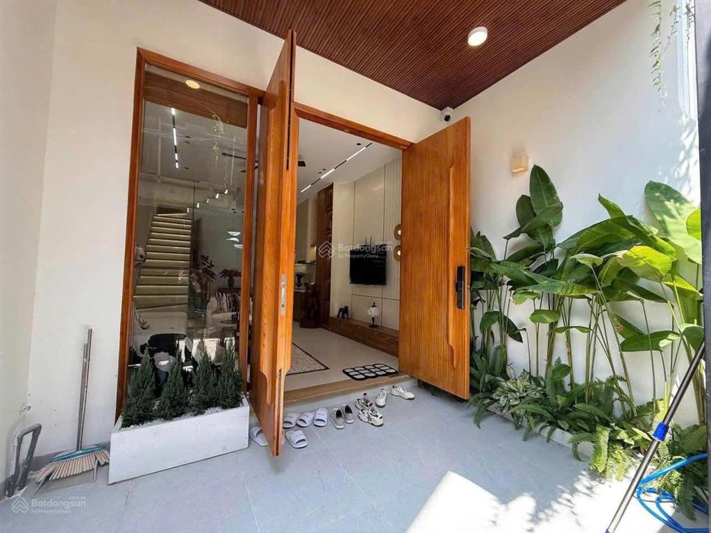 Bán nhà 3 tầng mới xây kiệt ô tô tôn đức thắng, gần đh sư phạm