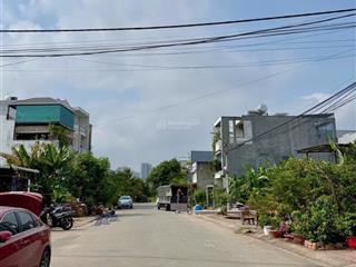 Bán nền đất sổ sẵn chính chủ  đường 16m. dt 67m2/4 tỷ750 sát khu vinhomes & đường vành đai 3