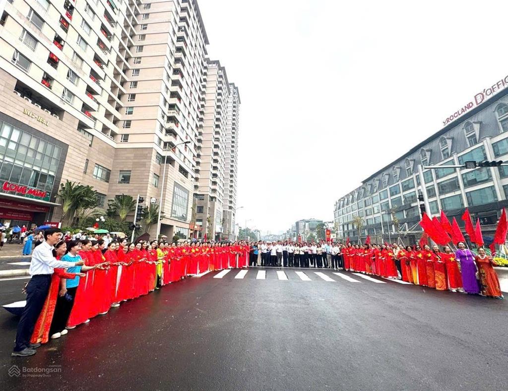 Cho thuê 2 ngủ n07 giá 14tr/tháng mặt đường thành thái ngay công viên cầu giấy