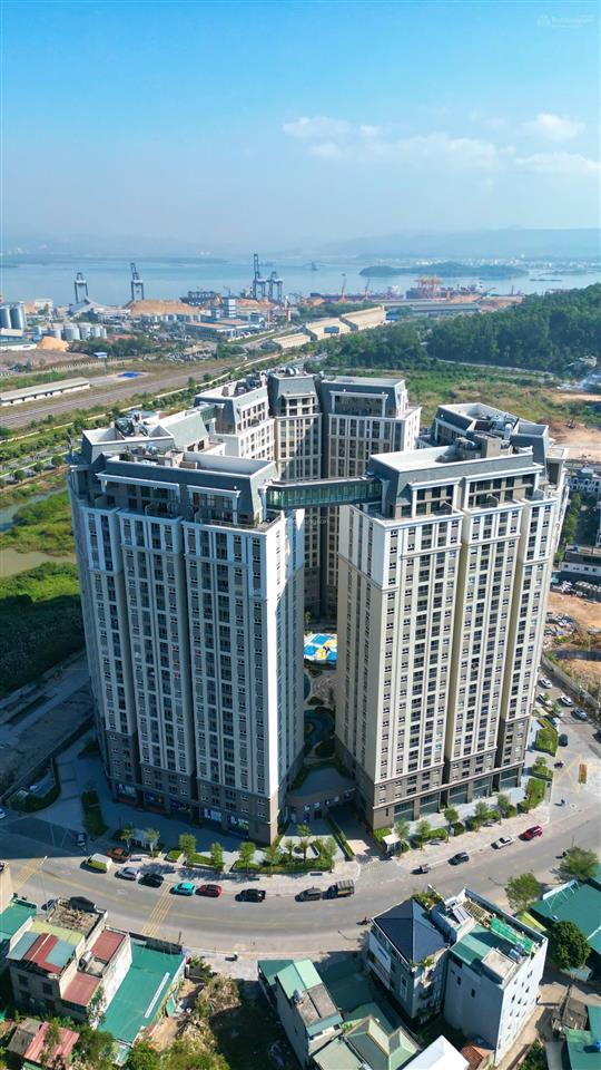 Cần tiền bán gấp căn 3pn full nội thất đẹp toà jinju dragon giá chỉ 3 tỷ 050 .  0949 240 ***
