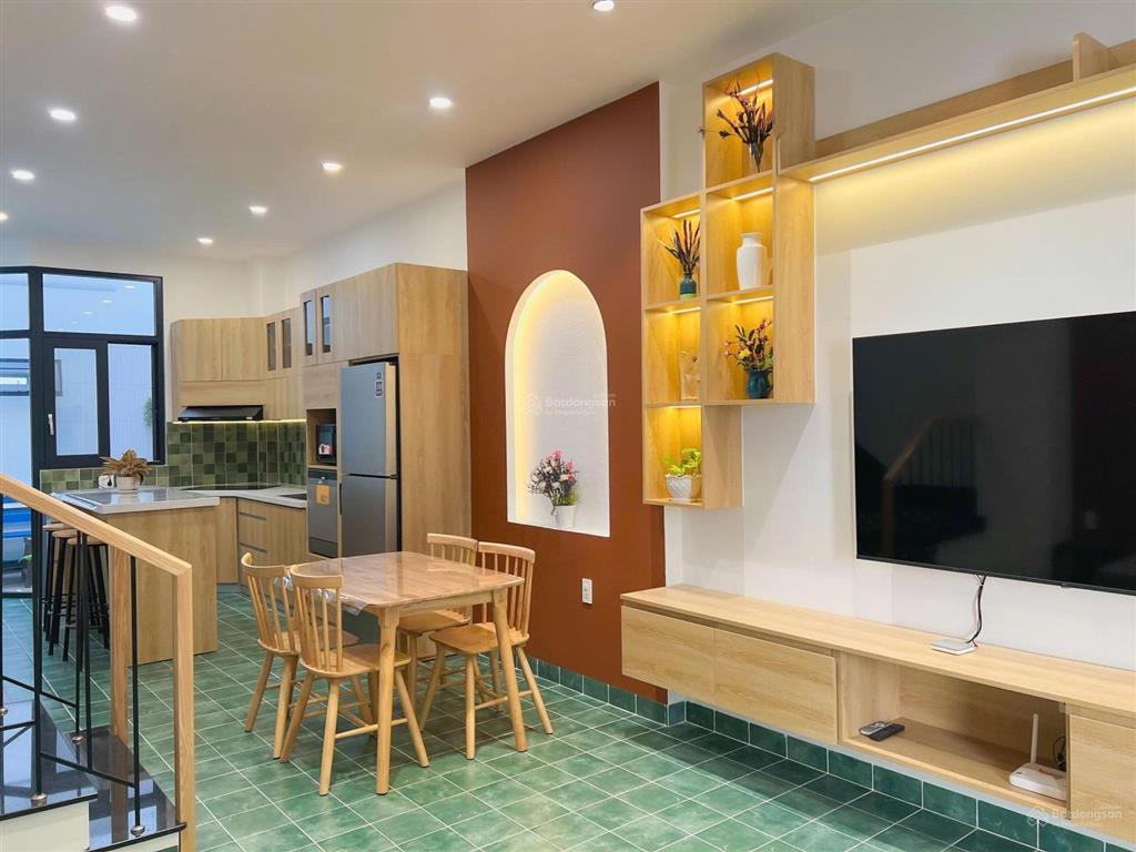 Cho thuê nguyên căn 3 phòng ngủ, theo ngày hoặc tháng, cách biển 400m, sát trung tâm.  0987 880 ***
