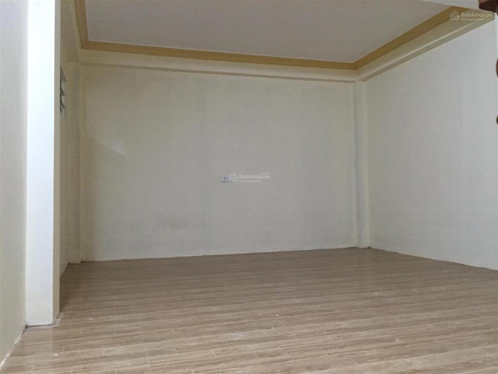 Cho thuê căn hộ tầng 1 rộng 35m². 4 triệu/tháng.