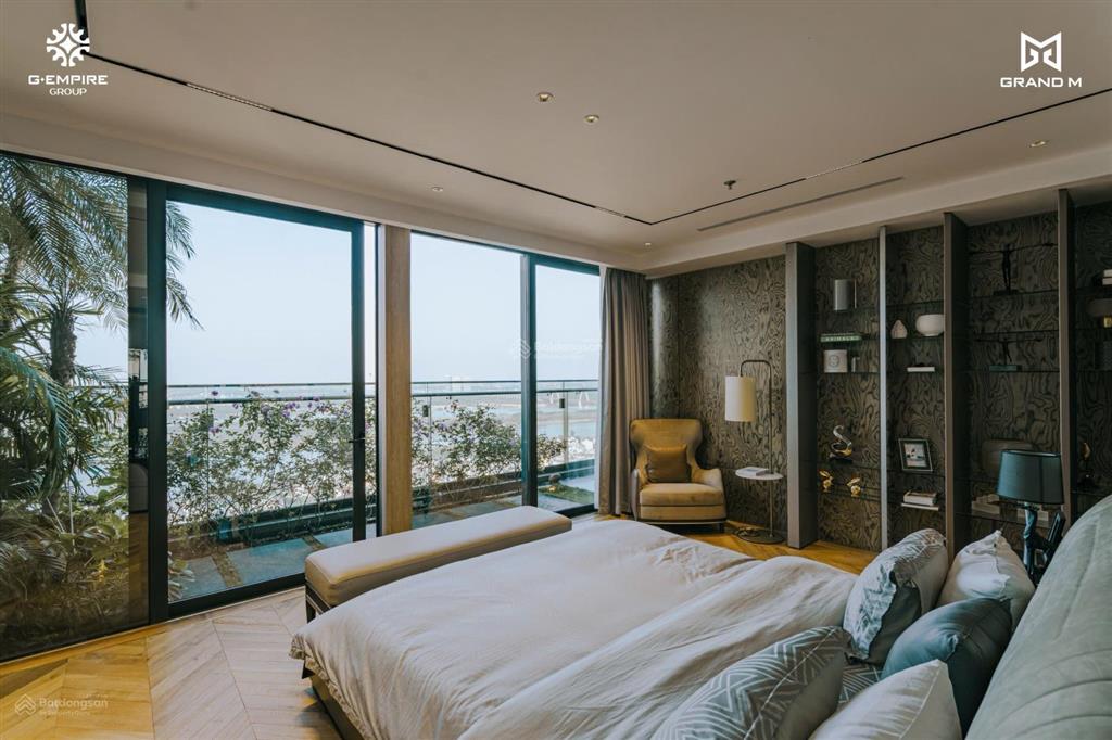 Căn góc duplex 3pn tầng 18, giá 24,6 tỷ, view sông hồng & cầu thăng long, noble crystal tây hồ