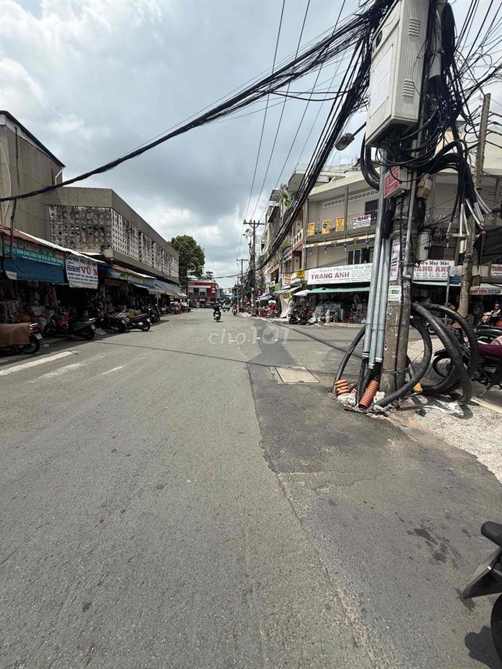mt nội bộ tân hương 12m x 40m .