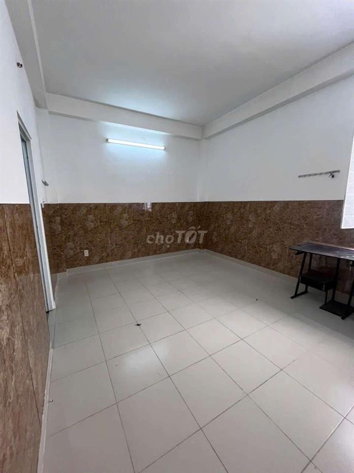 CÒN PHÒNG TRỌ Q.10, GIÁ RẺ, TOILET RIÊNG, CÁCH ĐH BÁCH KHOA 300M
