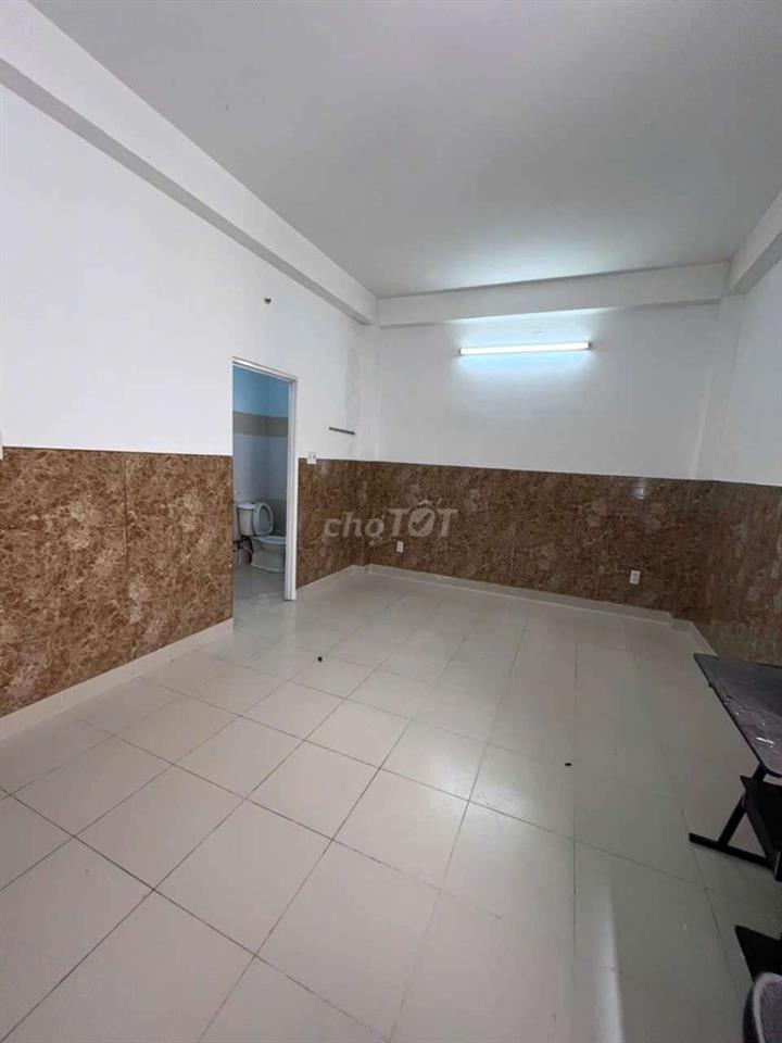 CÒN PHÒNG TRỌ Q.10, GIÁ RẺ, TOILET RIÊNG, CÁCH ĐH BÁCH KHOA 300M