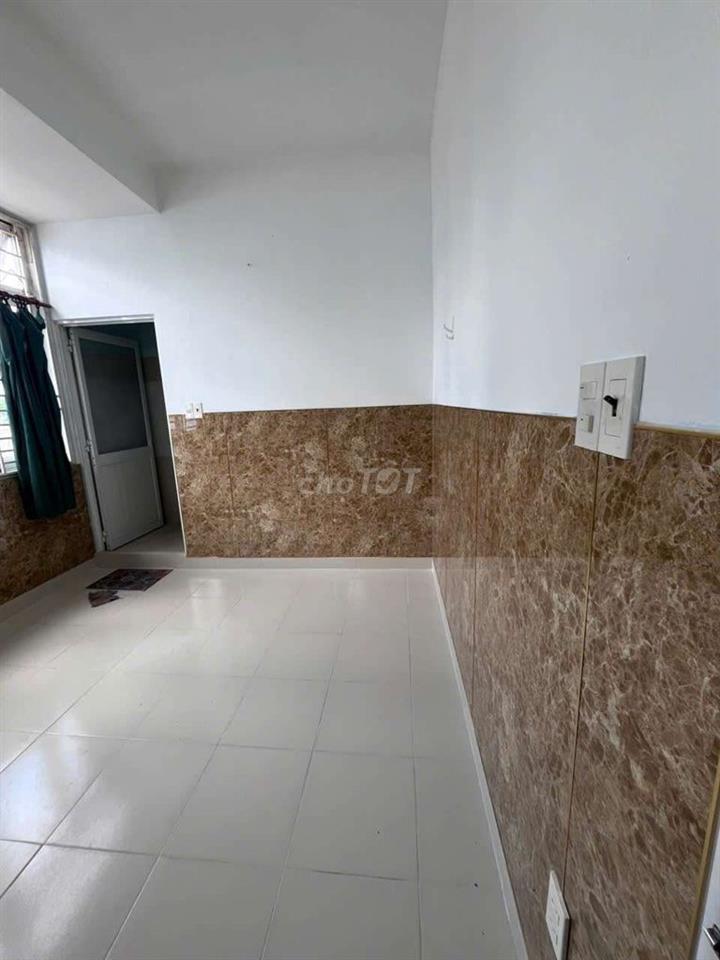 CÒN PHÒNG TRỌ Q.10, GIÁ RẺ, TOILET RIÊNG, CÁCH ĐH BÁCH KHOA 300M