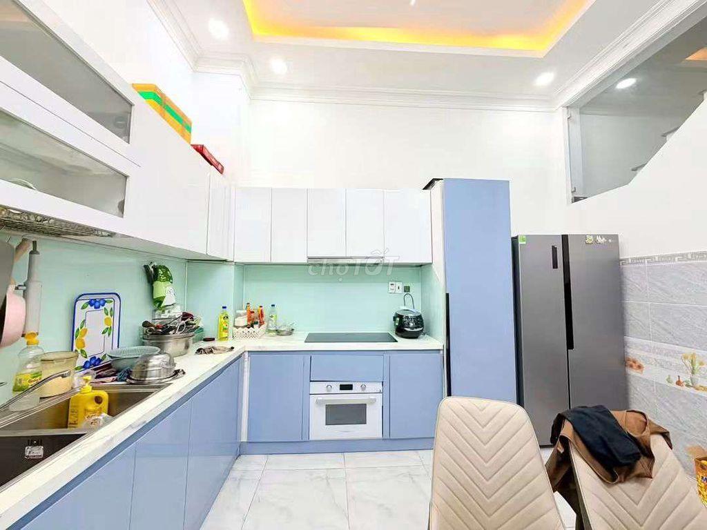 NHÀ 1 TRỆT 3 LẦ🌹GỒM 5 NGỦ 1 PH THỜ 6WC XE HƠI ĐẬU CỬA
