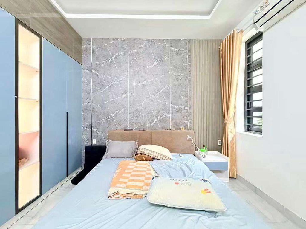 NHÀ 1 TRỆT 3 LẦ🌹GỒM 5 NGỦ 1 PH THỜ 6WC XE HƠI ĐẬU CỬA
