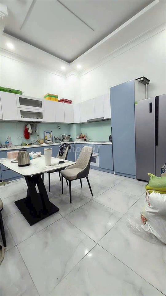 NHÀ 1 TRỆT 3 LẦ🌹GỒM 5 NGỦ 1 PH THỜ 6WC XE HƠI ĐẬU CỬA