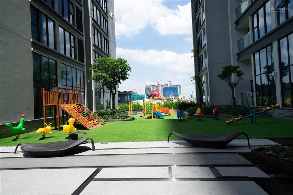 Cần cho thuê căn hộ 2 ngủ 25 triệu và căn 3 ngủ giá 33 triệu chung cư vinhomes metropolis
