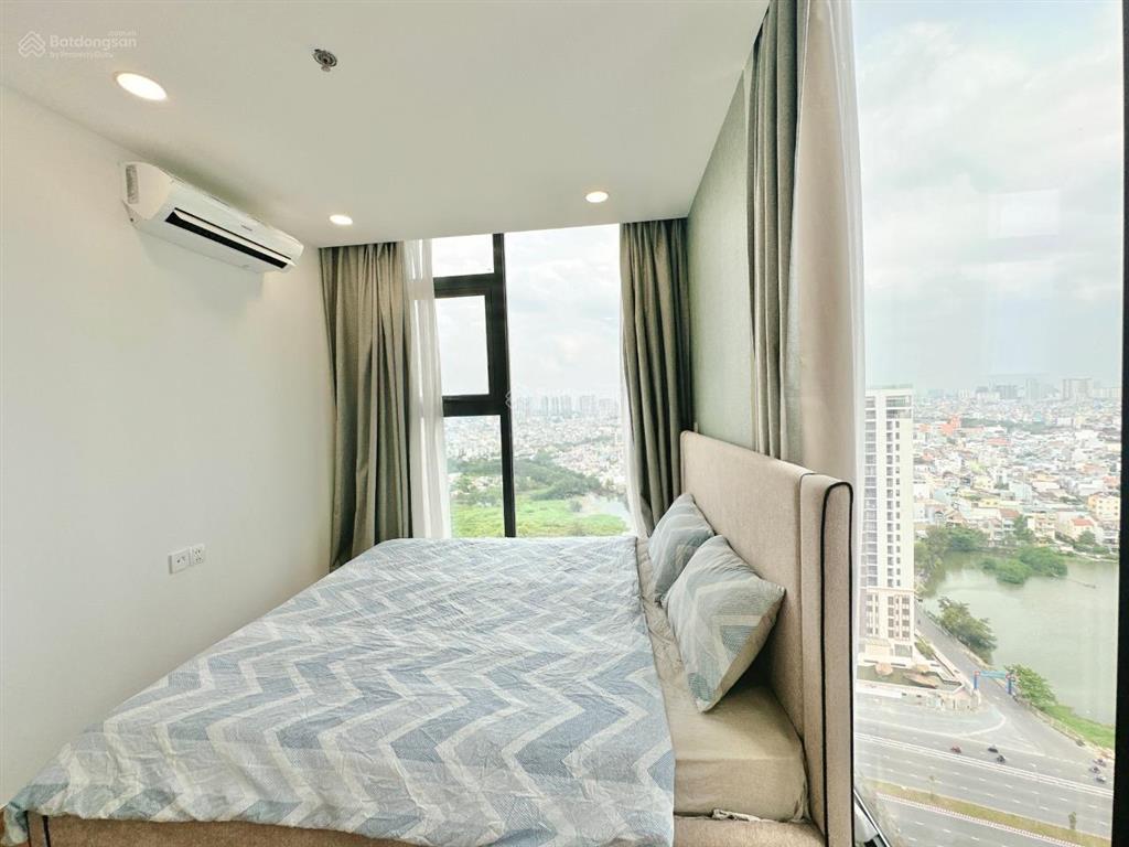 [ecogreen q7]. cho thuê căn góc 2pn  2wc  full nt  hot layout view bitexco  giá 17tr5/tháng.