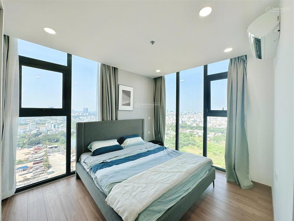 [ecogreen q7]. cho thuê căn góc 2pn  2wc  full nt  hot layout view kính  giá 18tr5/tháng.