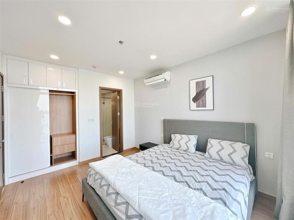 [ecogreen q7]. cho thuê căn góc 2pn  2wc  full nt  hot layout view kính  giá 18tr5/tháng.