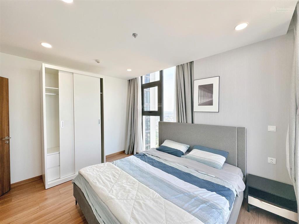 [ecogreen q7]. cho thuê căn góc 2pn  2wc  full nt  hot layout view kính  giá 18tr5/tháng.