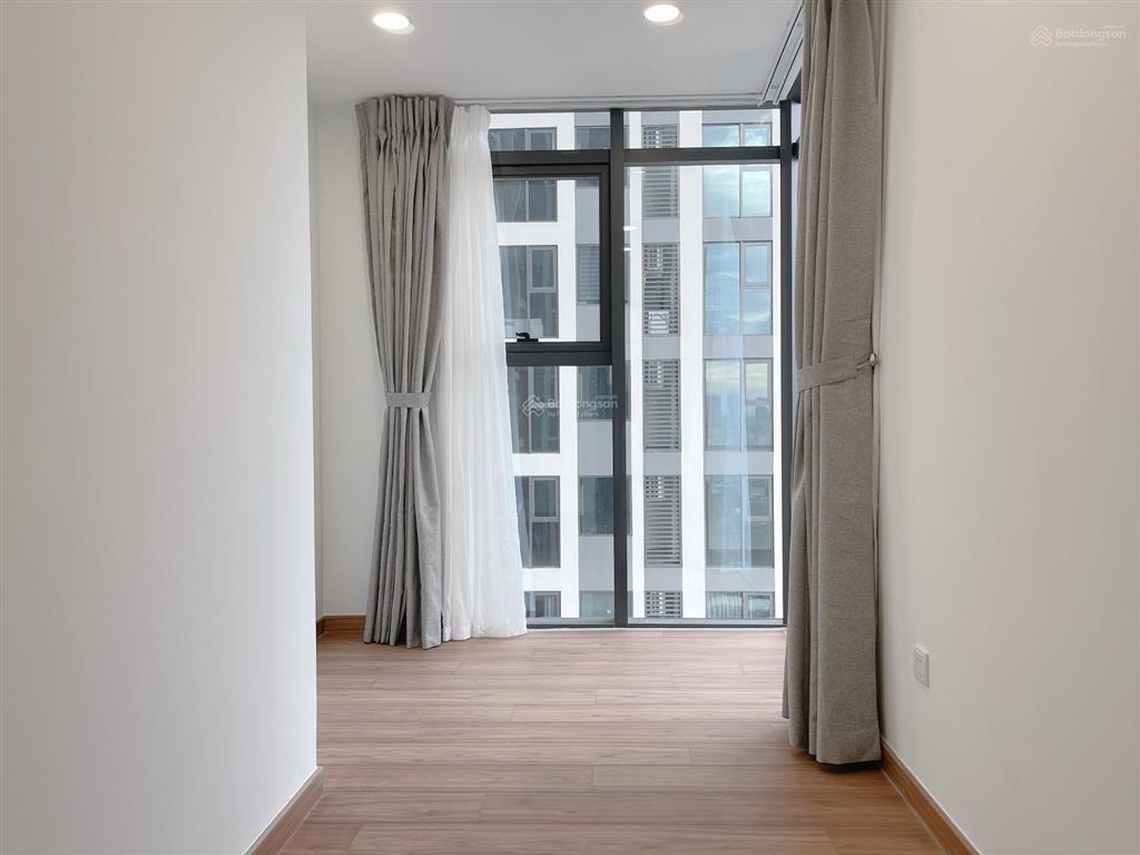 Eco green q7  cho thuê căn hộ  2pn + 1p.làm việc +2wc  fullnt 20tr/th, view công viên hương tràm