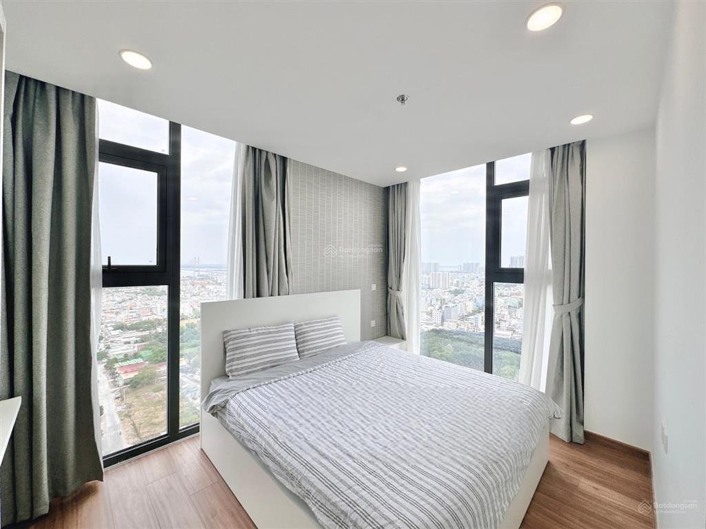 Ecogreen q7 cho thuê căn góc2pn2wc full nt view c.phú mỹ + p.ngủ 2 view kính 18tr/tháng