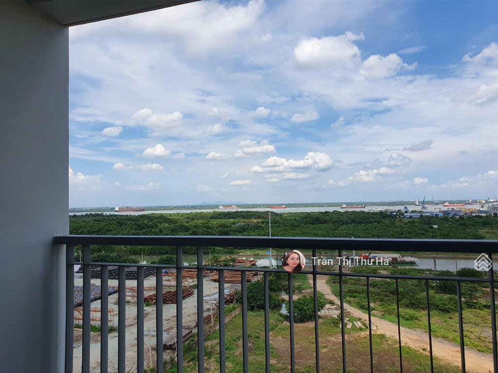 Luxgarden quận 7 84m 3pn full nội thất sổ hồng vay được. giá 4tỷ150