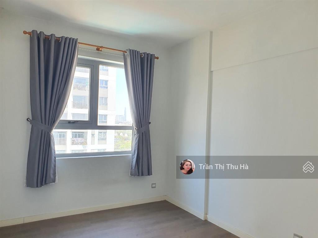 Bán nhà đẹp có gu thiết kế lạ, luxgarden 77m 2pn, sổ hồng