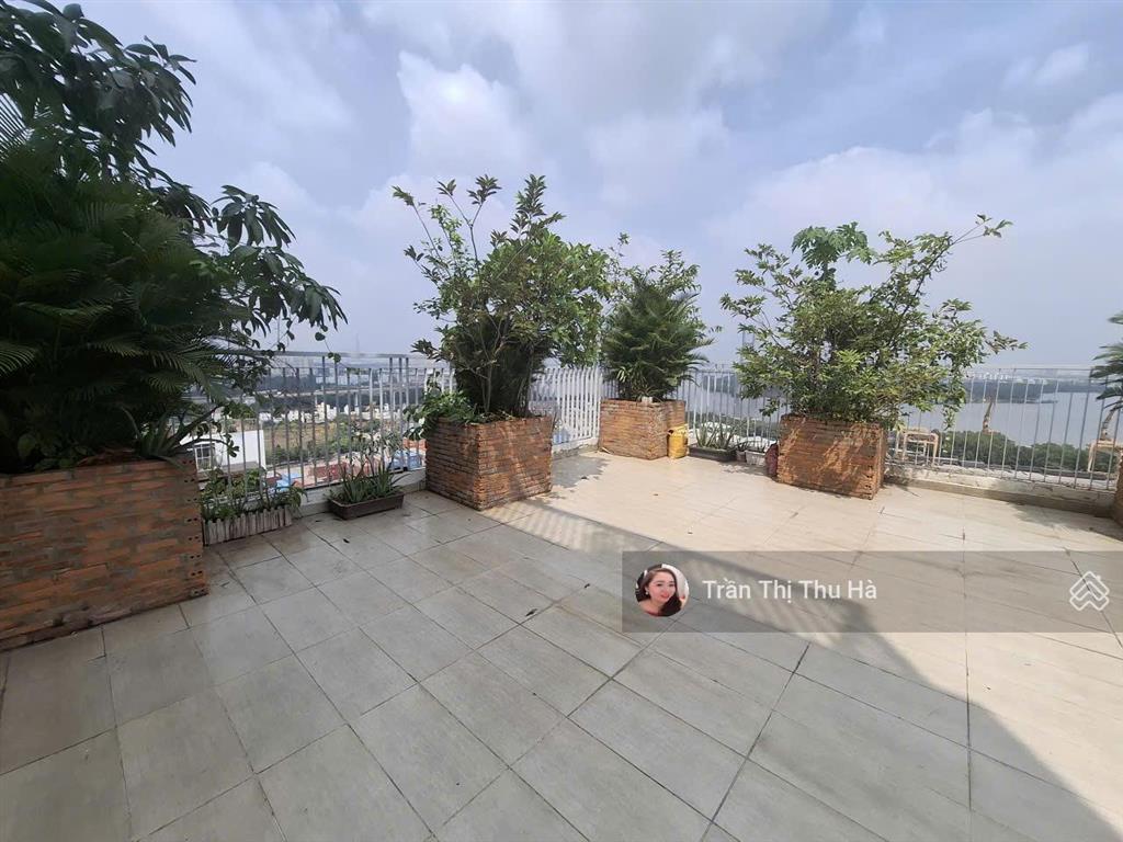 Bán nhà đẹp có gu thiết kế lạ, luxgarden 77m 2pn, sổ hồng