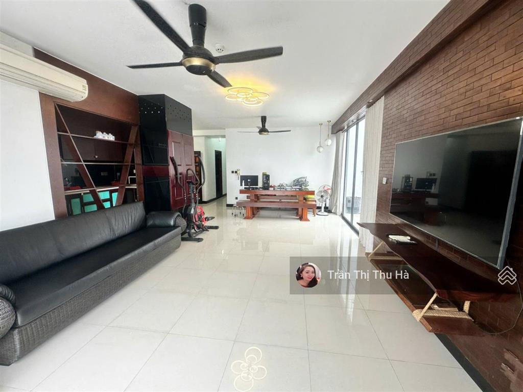 Luxgarden 131m2 3pn  view toàn thành phố, sổ hồng cầm tay sẵn