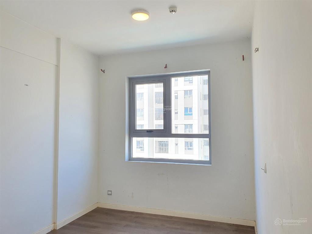 Giá 3 tỷ 500  giá chốt không thương lượng  69m 2pn c/cư luxgarden