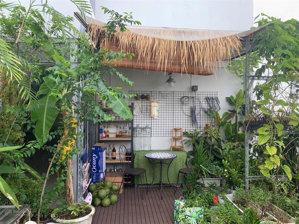 Bán luxgarden, có sân vườn riêng 33m2, 3pn 126m2. sổ hồng cầm tay sẵn