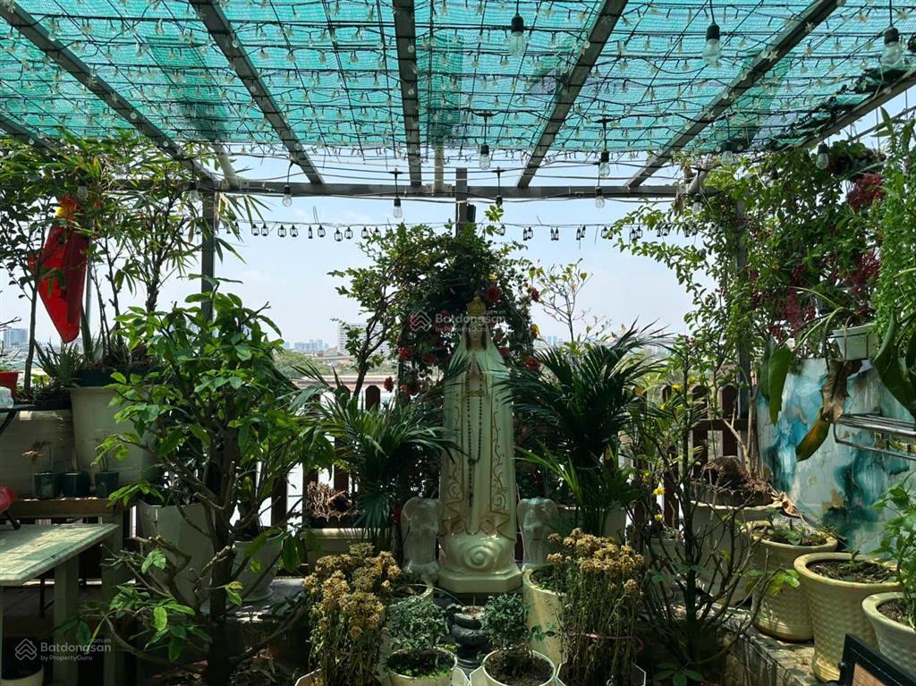 Bán căn hộ có sân vườn riêng trồng cây, tại quận 7 có sổ hồng