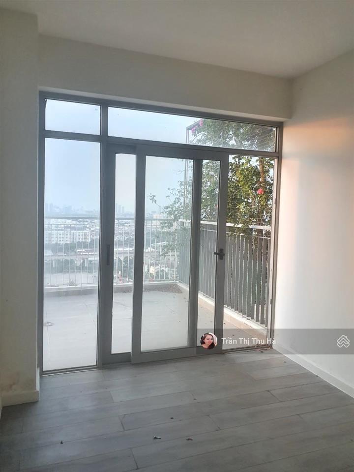 18tr cho thuê căn duplex 02 tầng  có sân vườn riêng 32m2  c/c luxgarden quận 7