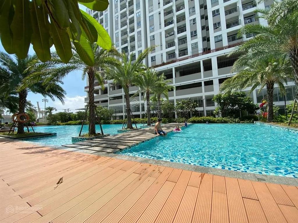 Bán căn hộ luxgarden  76m, tầng cao có sân vườn chung  sổ hồng