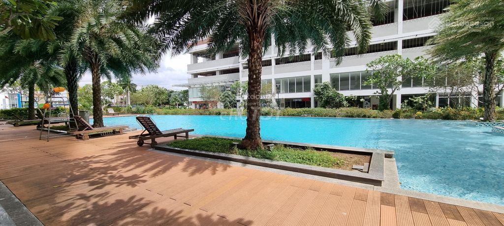 Bán căn hộ luxgarden  76m, tầng cao có sân vườn chung  sổ hồng
