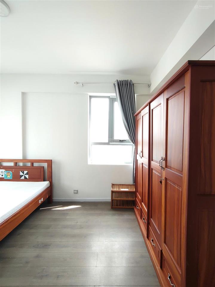 Cho thuê luxgarden quận 7, căn góc 74m gió mát quanh năm, 11tr ở liền