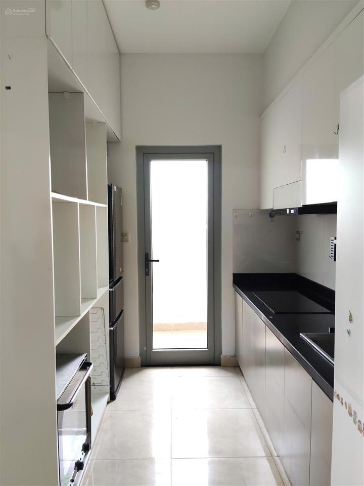 Cho thuê luxgarden quận 7, căn góc 74m gió mát quanh năm, 11tr ở liền