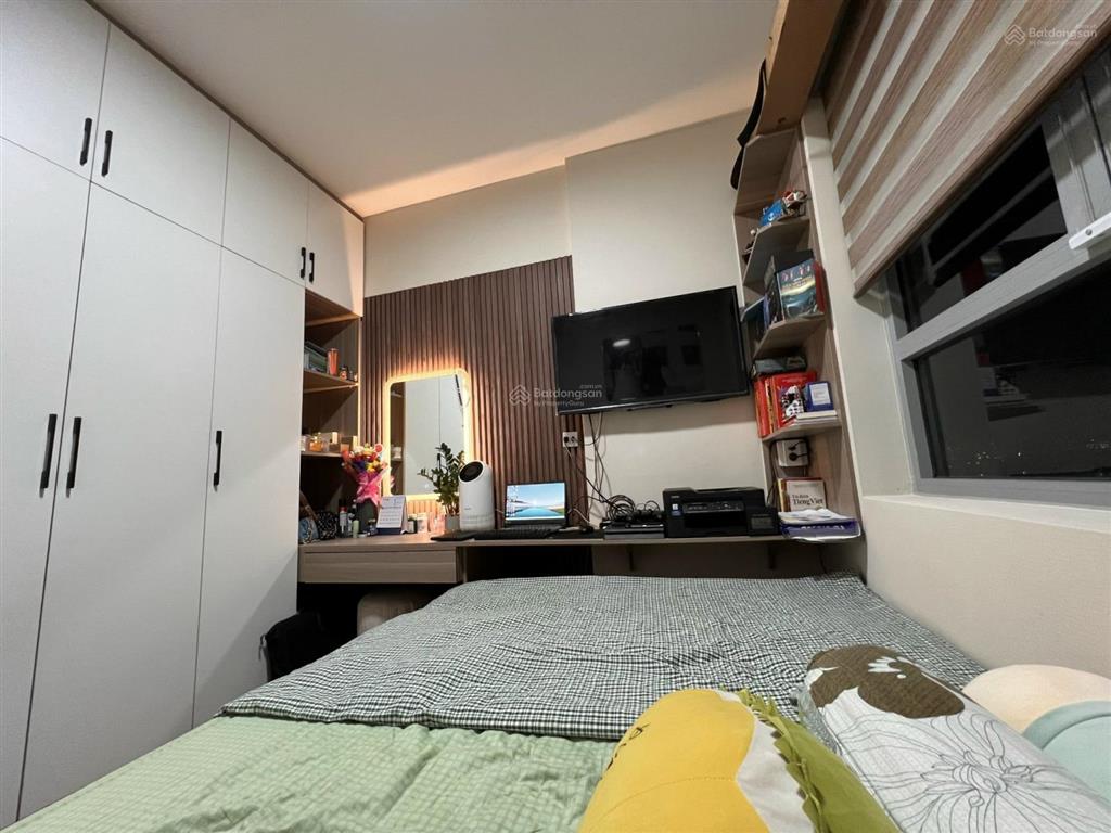 Giá 3 tỷ 590 thương lượng  bán luxgarden q7  2pn 68m  view về landmark  sổ sẵn