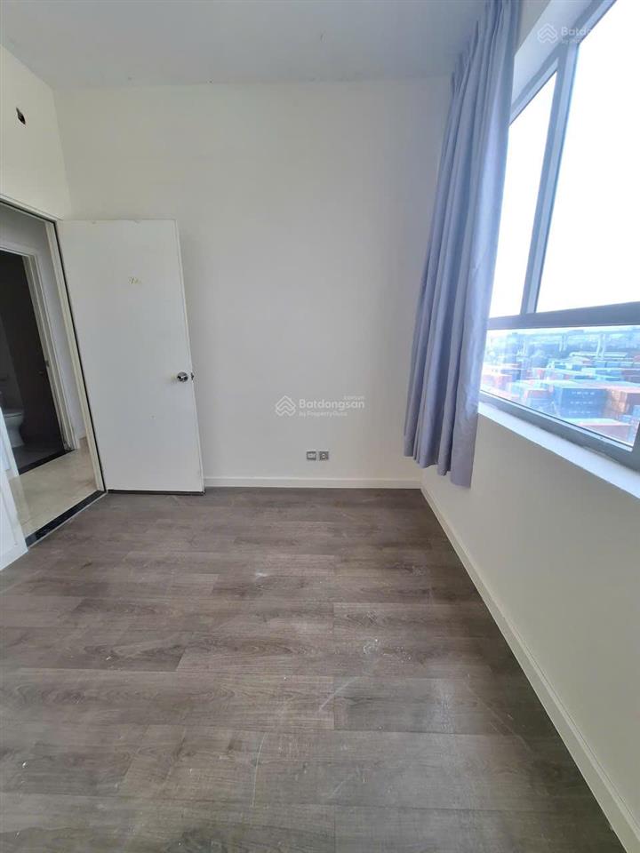 Bán cc luxgarden quận 7  83m 3pn*2wc  sổ hồng sẵn  giá 4.3ty