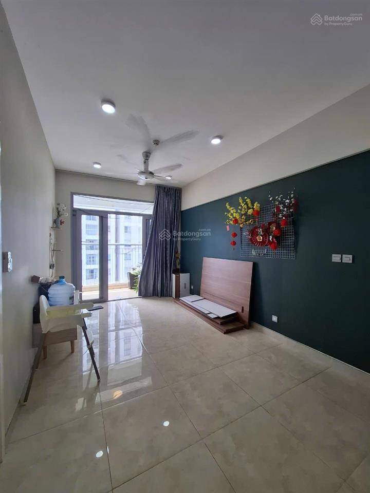 Cho thuê căn hộ luxgarden quận 7  nhà sẽ sơn mới lại  giá 10tr