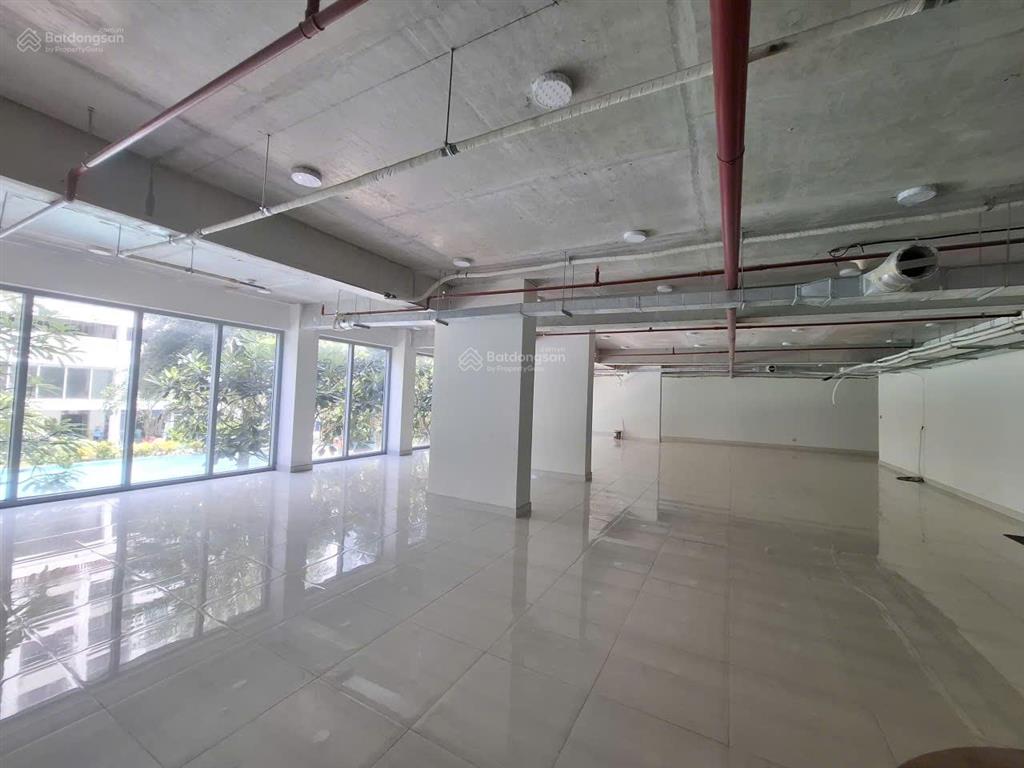 Cho thuê shophouse vừa ở, vừa kinh doanh, tại quận 7.