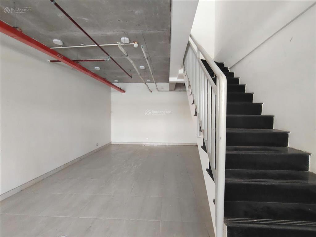 Cho thuê shophouse vừa ở, vừa kinh doanh, tại quận 7.
