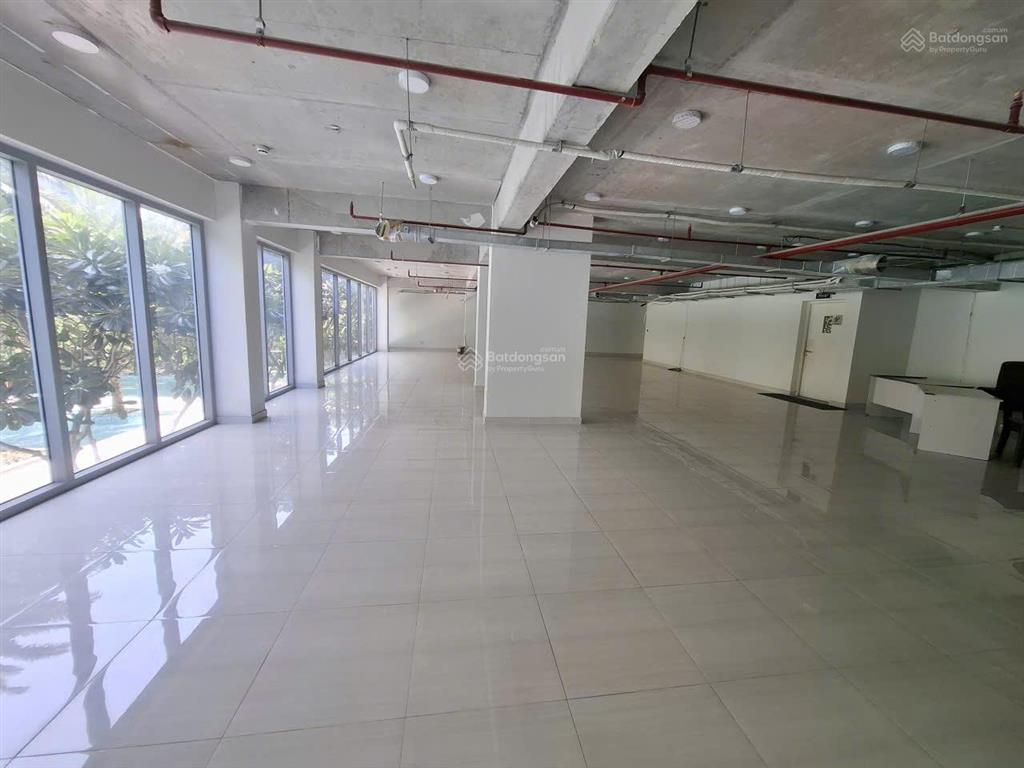 Cho thuê shophouse vừa ở, vừa kinh doanh, tại quận 7.
