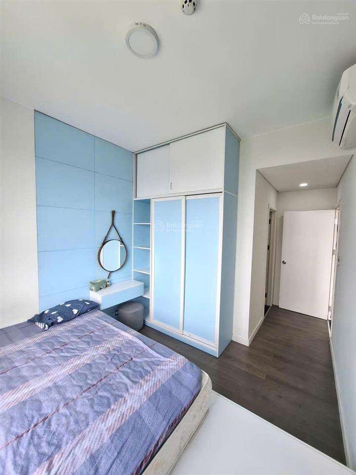 Cho thuê (giá 10tr  ở liền) tầng cao có sân vườn  luxgarden quận 7