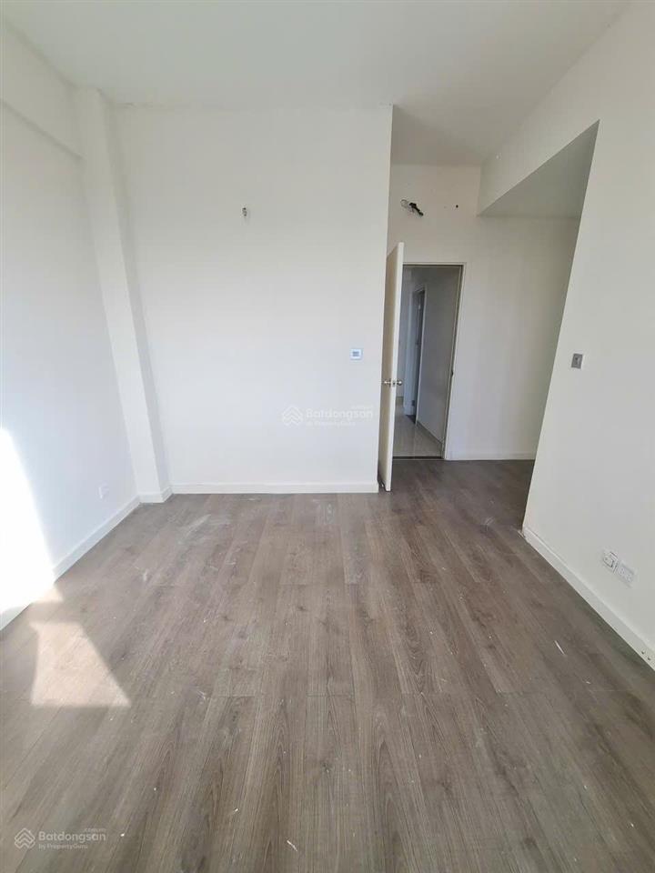 Luxgarden 84m 3pn nhà trống ở liền. giá 9tr500