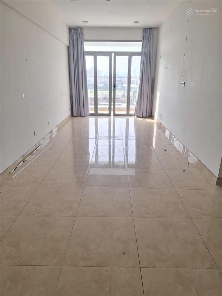 Luxgarden 84m 3pn nhà trống ở liền. giá 9tr500