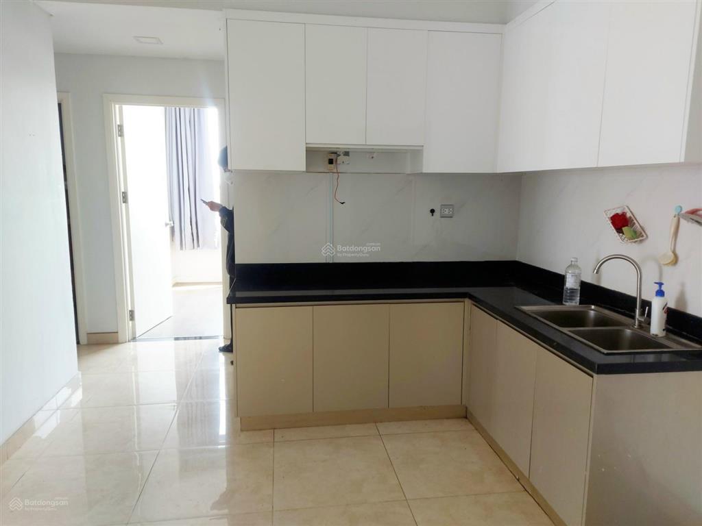 Luxgarden 84m 3pn nhà trống ở liền. giá 9tr500