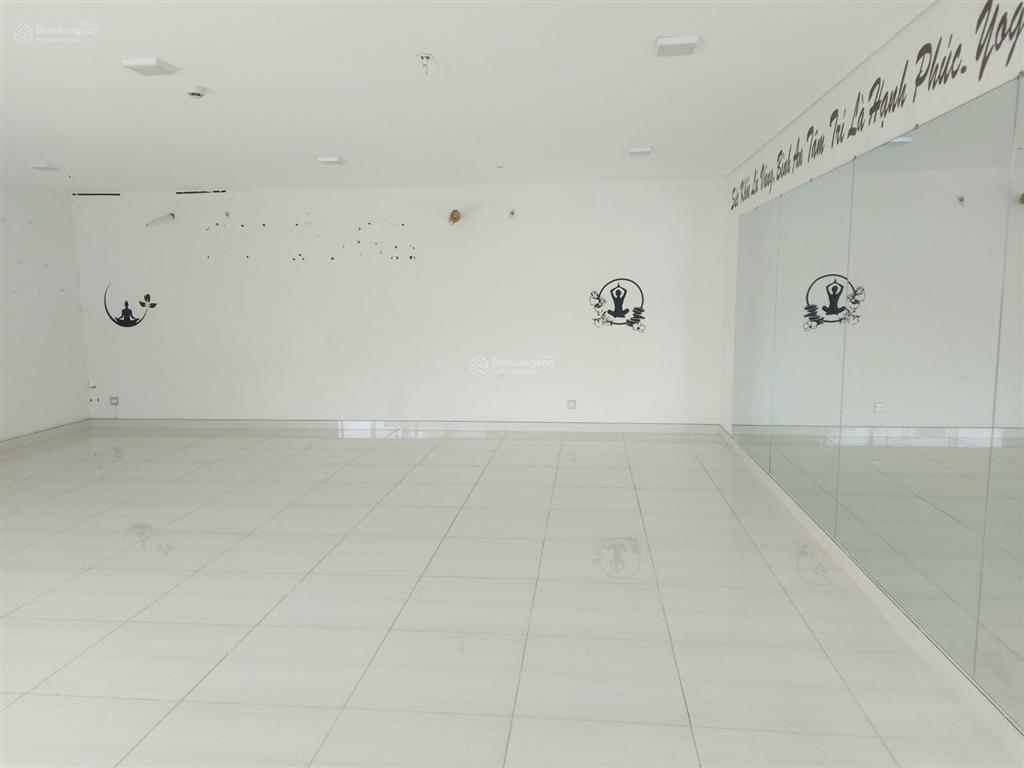 Cho thuê shophouse luxgarden quận 7  120m 1 trệt 1 lầu, 13tr/tháng.