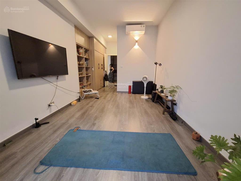 Cho thuê penthouse luxgarden quận 7  có sân vườn riêng