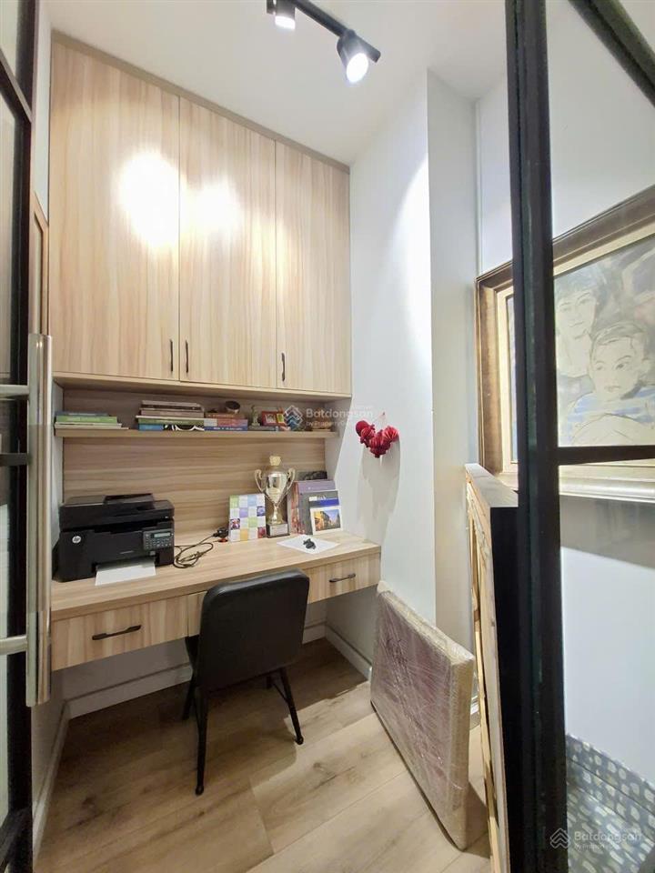 Cho thuê penthouse luxgarden quận 7  có sân vườn riêng
