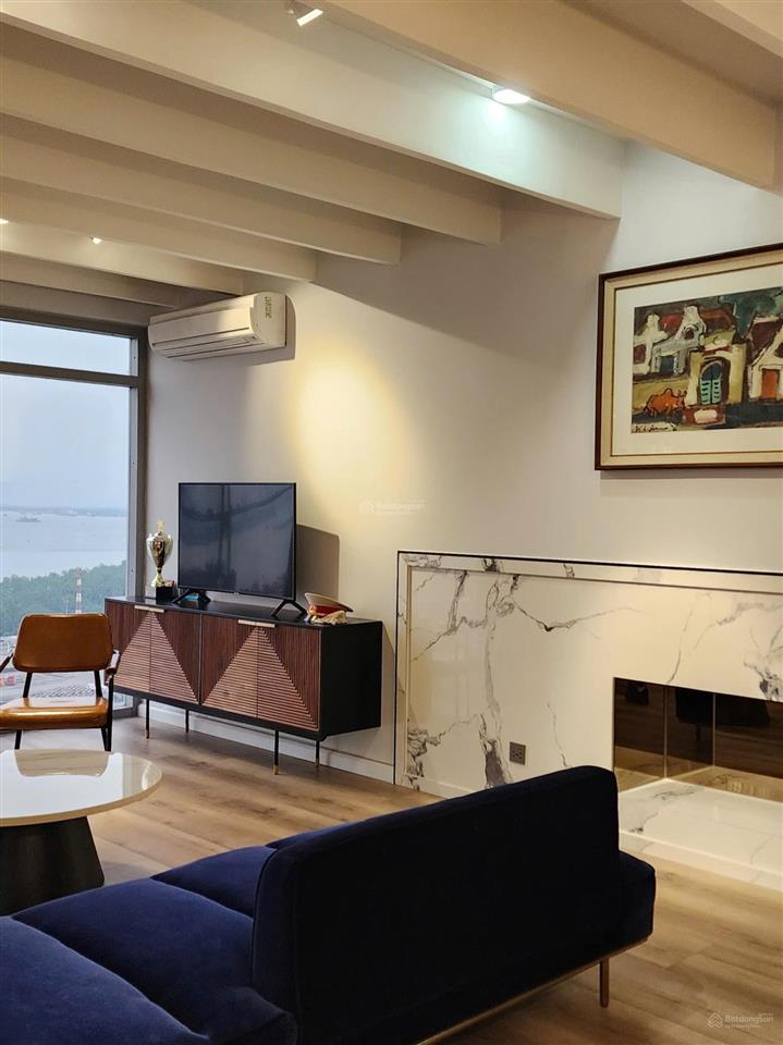 Cho thuê penthouse luxgarden quận 7  có sân vườn riêng