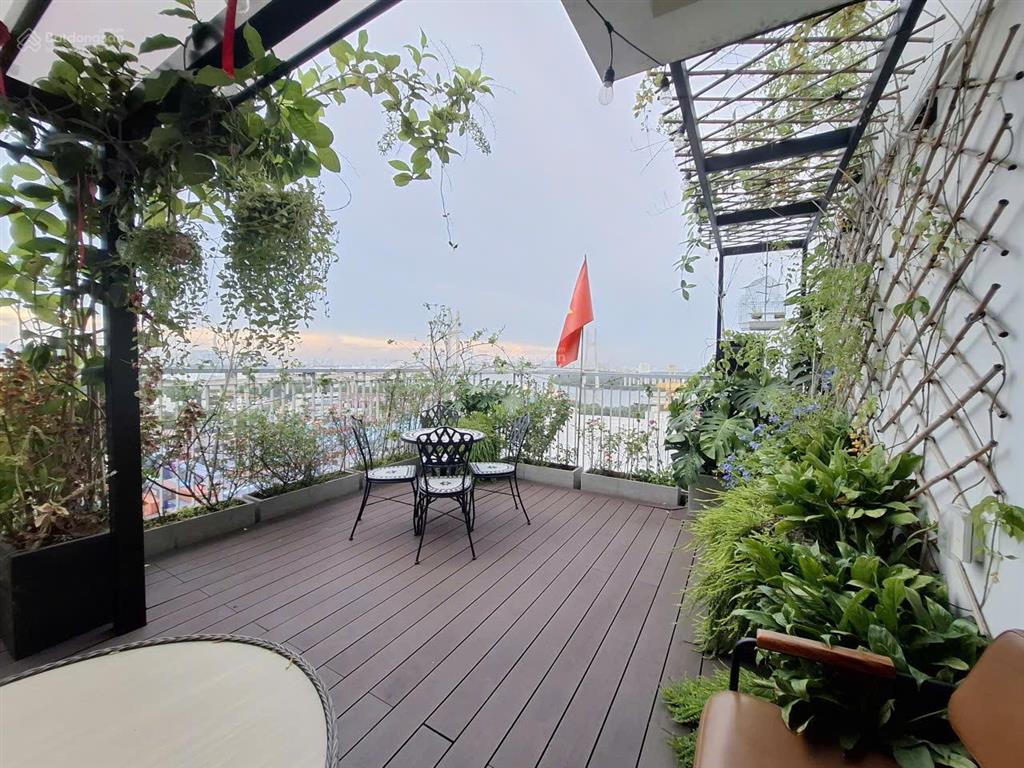 Cho thuê penthouse luxgarden quận 7  có sân vườn riêng