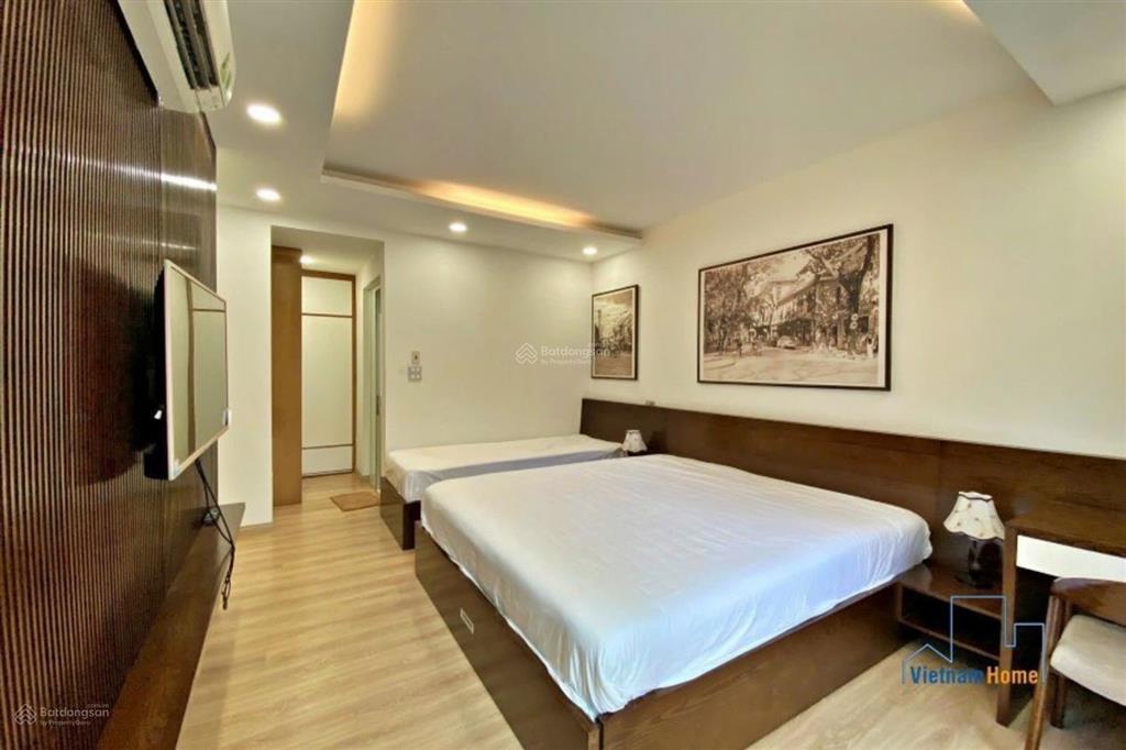 Chính chủ cho thuê nhà lô góc ở quảng an ,tây hồ ô tô, có bể bơi, dt 145m2,mt10m2,65 triệu/ 1 tháng